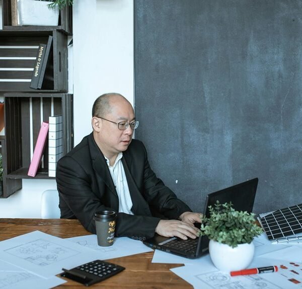 innovative web hub 22719500